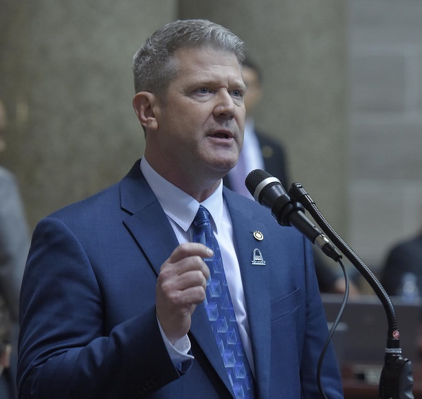 Representative Doug Beck offered an amendment that would have had a right-to-work proposal go to a vote of the people, if passed by the legislature and signed by Governor Eric Greitens. (photo; Tim Bommel, Missouri House Communications)
